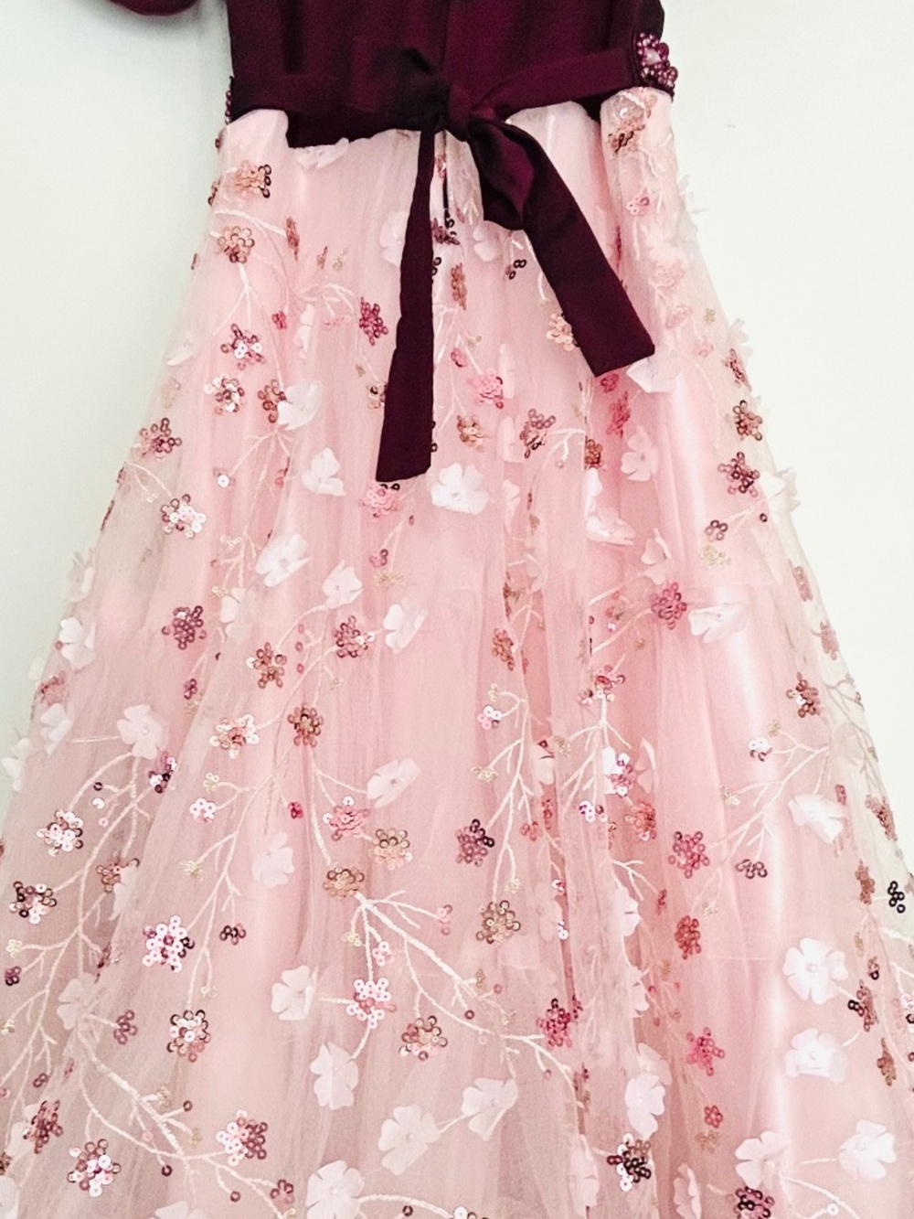 Gorgeous LittleGirl Gown embelished with beads and floral appliqués - Picture 6 of 11